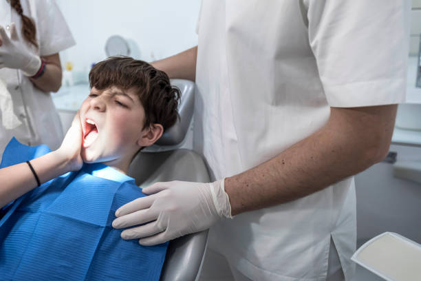 Best Emergency Tooth Extraction in Edmundson, MO
